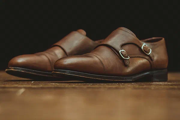 Comment assouplir ou agrandir des chaussures en cuir