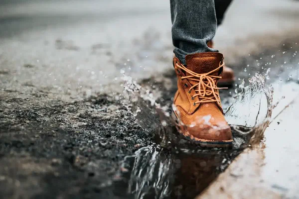 Comment nettoyer et protéger les bottes en cuir